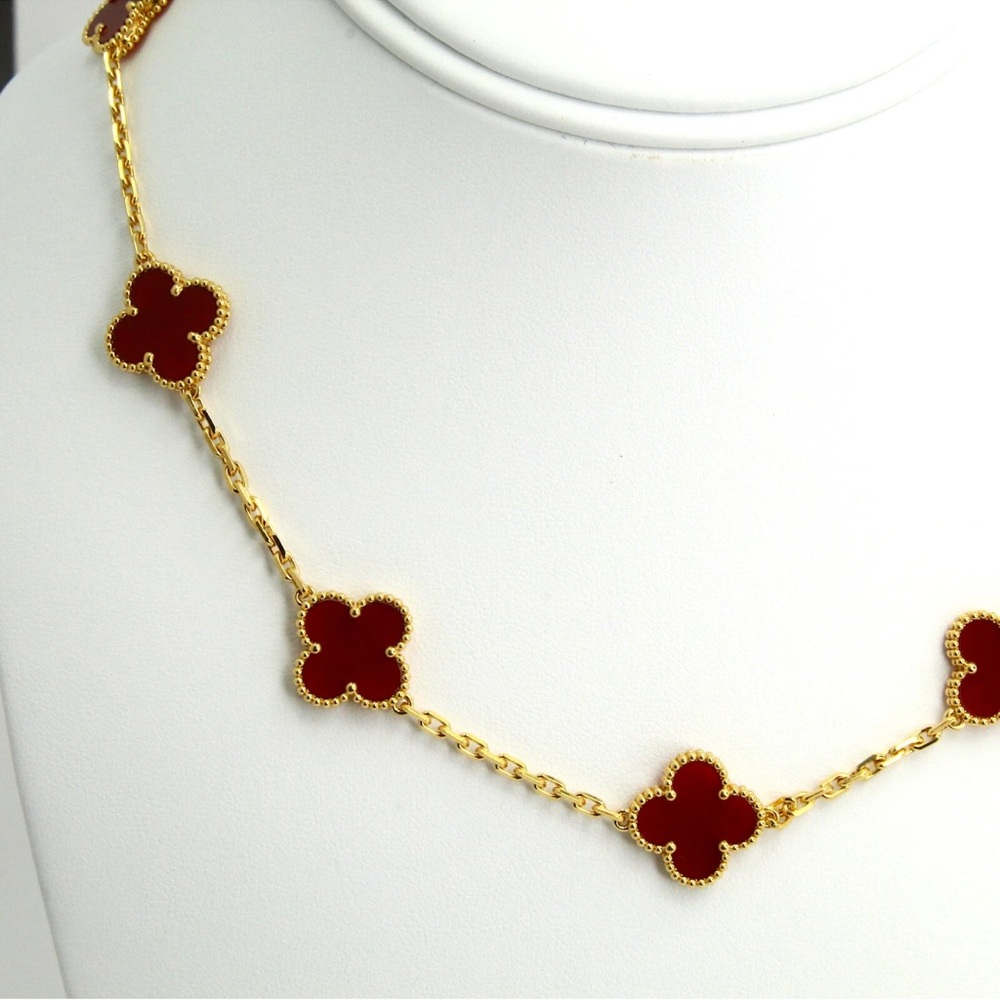 Red Clover Necklace Jewelry - Picture 16 of 17
